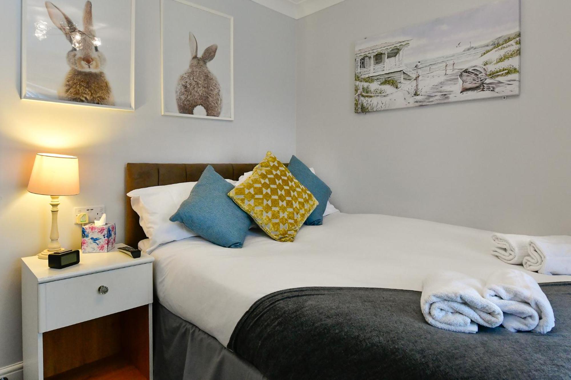 Free Parking - Heart Of The City - Superb Townhouse & Garden - Peaceful Area But Only 5Min Walk To Beach, Shops, Bars, Arena, Marina, Parks 斯旺西 外观 照片