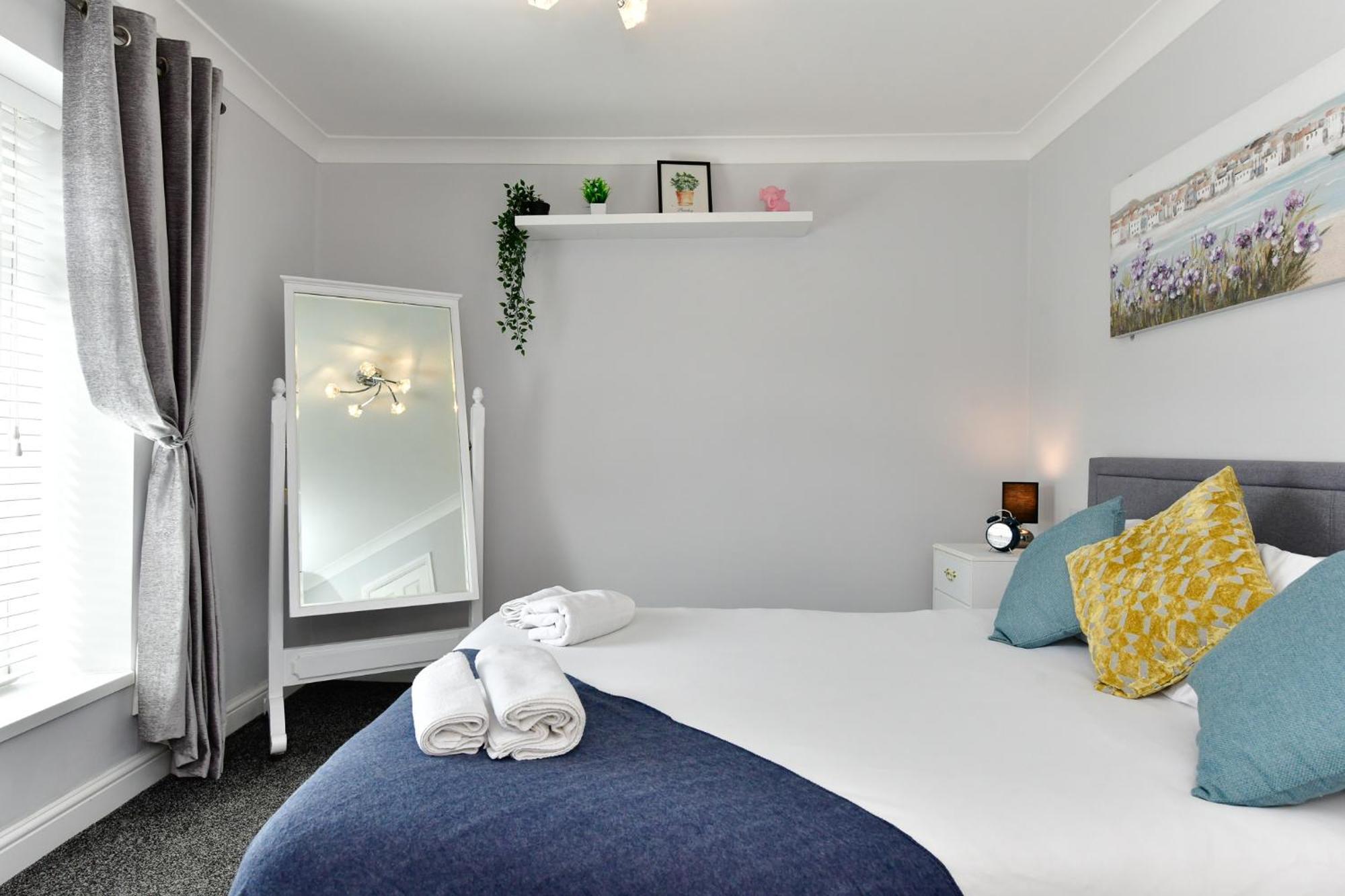 Free Parking - Heart Of The City - Superb Townhouse & Garden - Peaceful Area But Only 5Min Walk To Beach, Shops, Bars, Arena, Marina, Parks 斯旺西 外观 照片