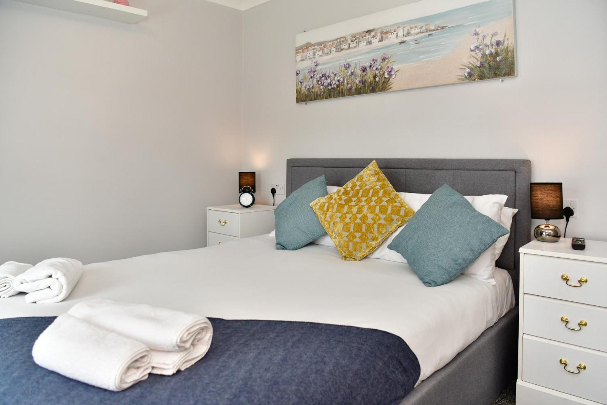 Free Parking - Heart Of The City - Superb Townhouse & Garden - Peaceful Area But Only 5Min Walk To Beach, Shops, Bars, Arena, Marina, Parks 斯旺西 外观 照片