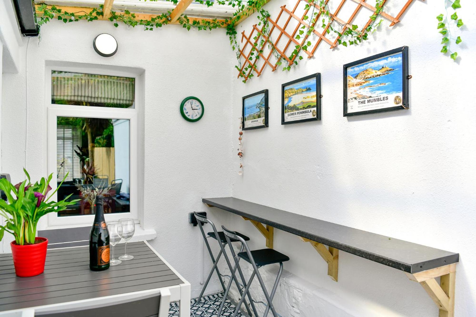 Free Parking - Heart Of The City - Superb Townhouse & Garden - Peaceful Area But Only 5Min Walk To Beach, Shops, Bars, Arena, Marina, Parks 斯旺西 外观 照片