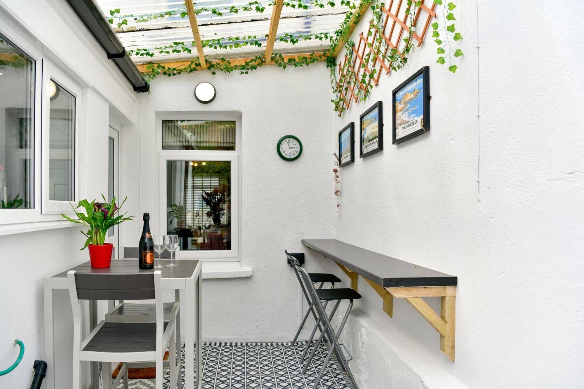 Free Parking - Heart Of The City - Superb Townhouse & Garden - Peaceful Area But Only 5Min Walk To Beach, Shops, Bars, Arena, Marina, Parks 斯旺西 外观 照片